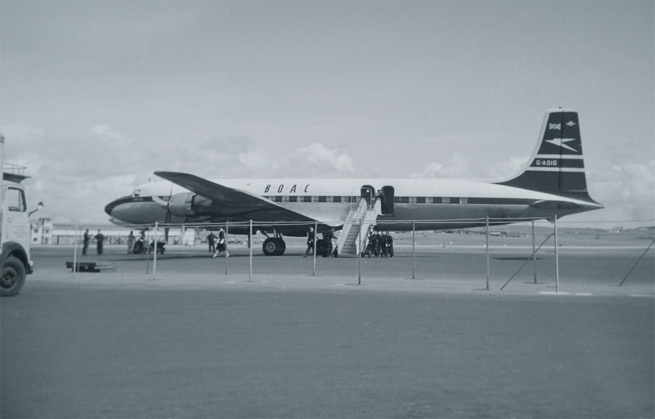 Самолет Douglas DC-7C Seven Seas (45117) авиакомпании BOAC